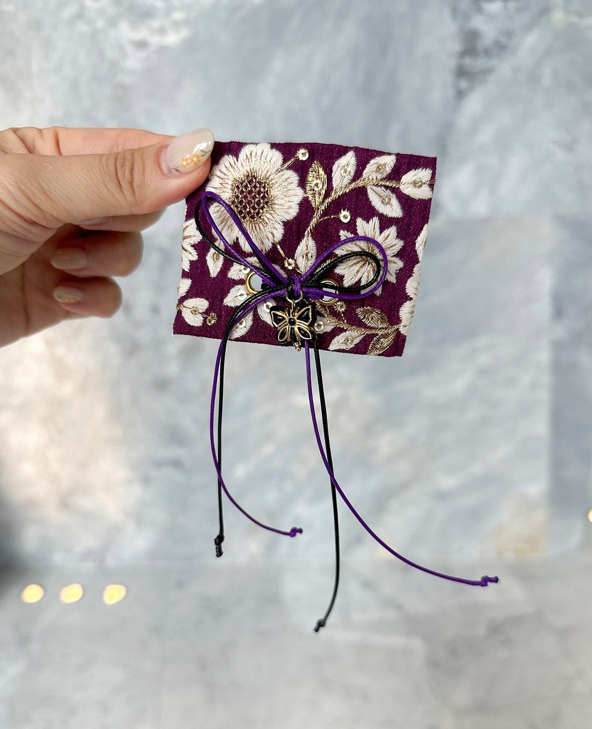 🏺復古刺繡蝴蝶吊咀髮箍