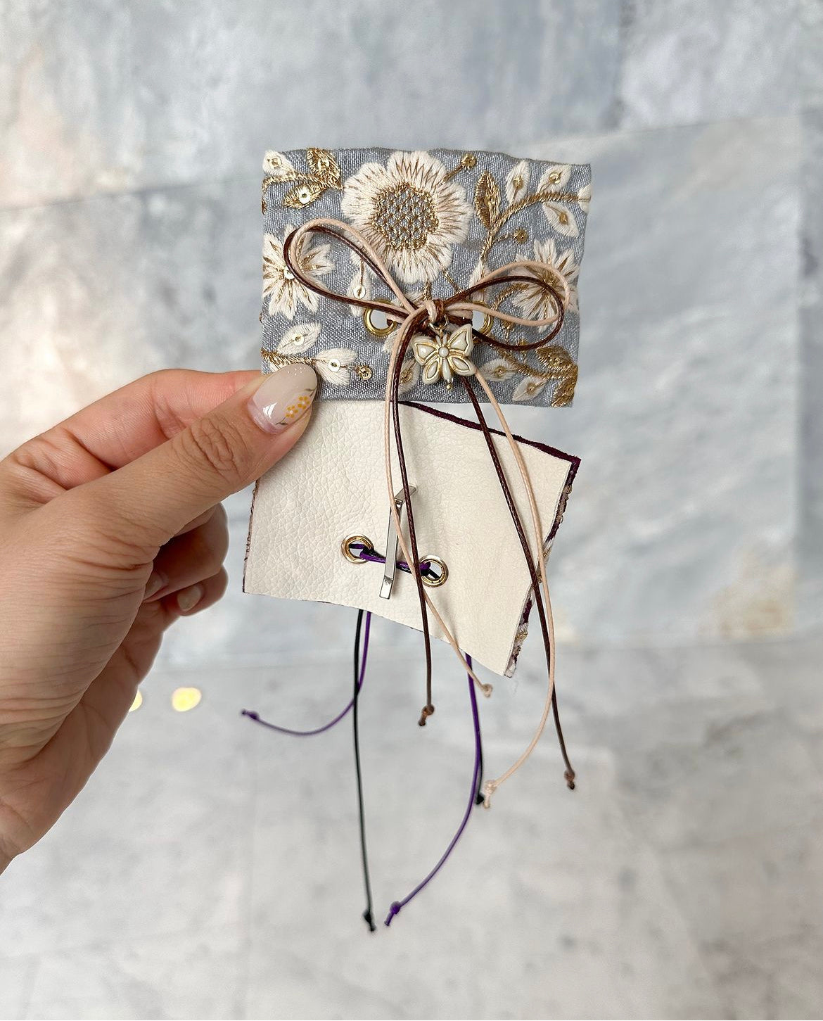 🏺復古刺繡蝴蝶吊咀髮箍