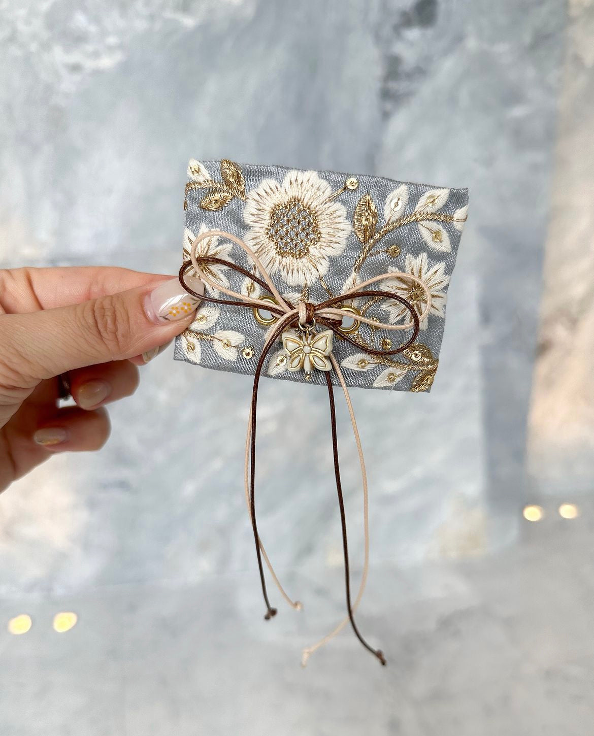 🏺復古刺繡蝴蝶吊咀髮箍