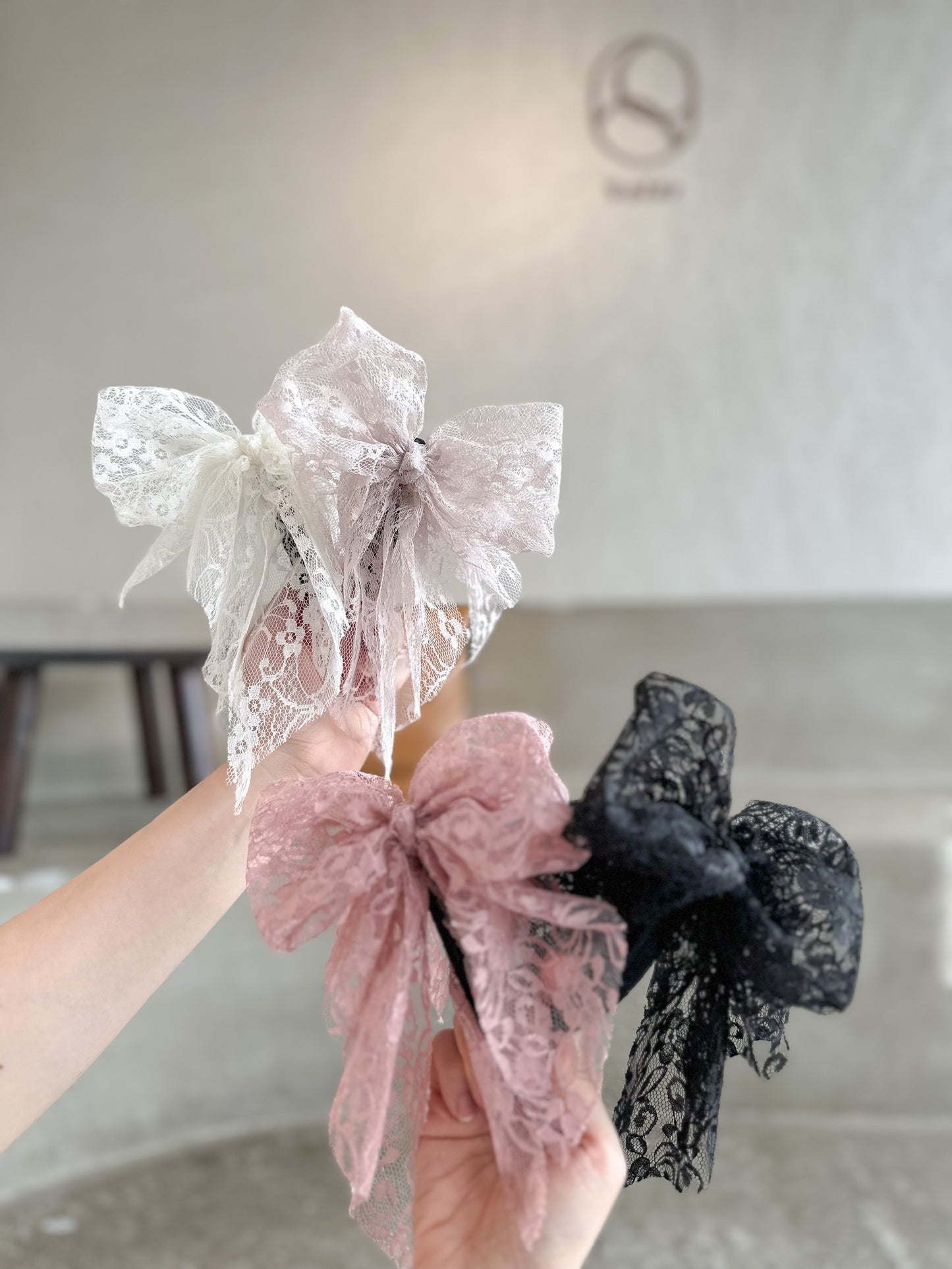 🎀 蕾絲通花香蕉夾