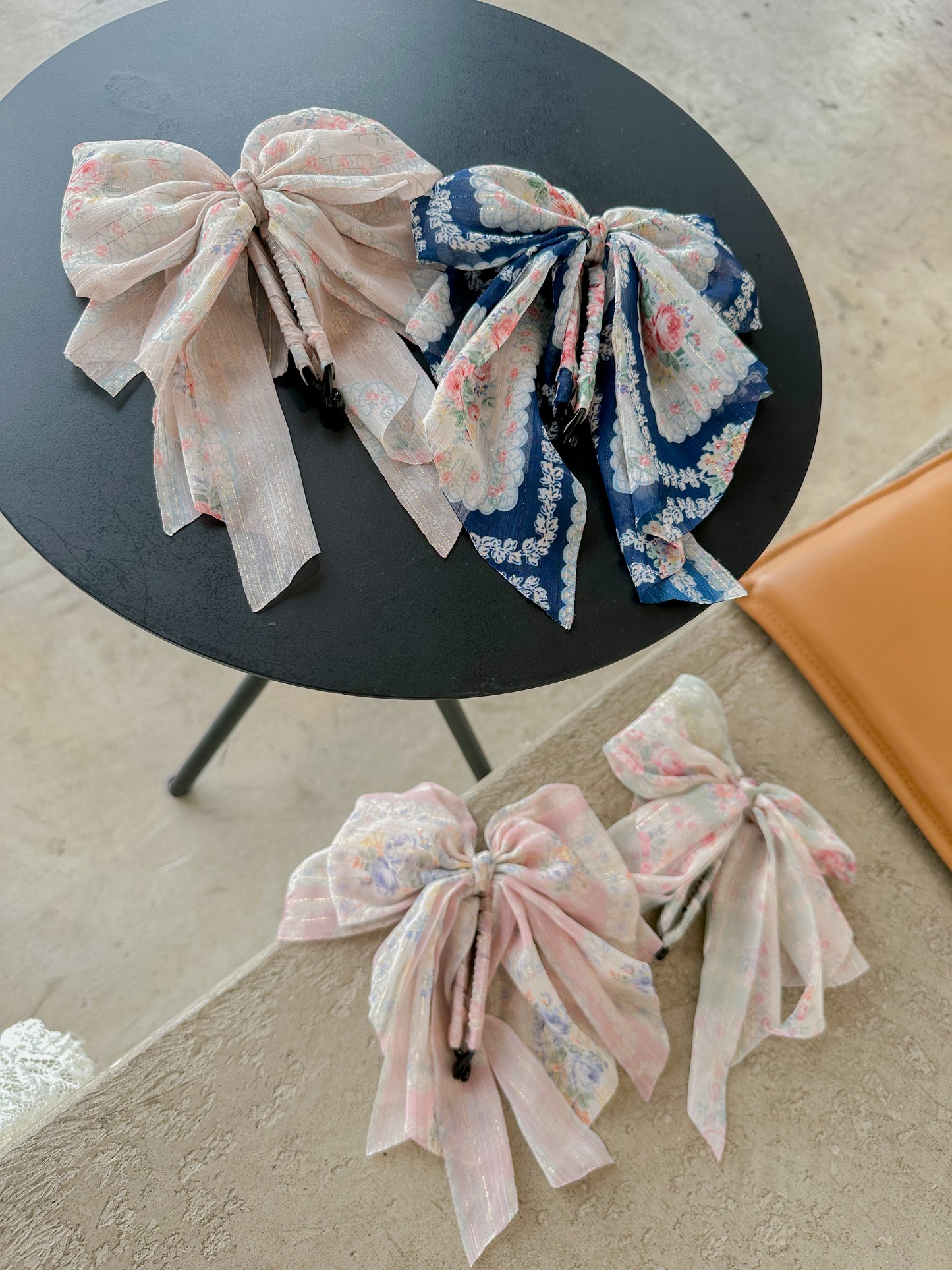 👘和風碎花雪紡香蕉夾 藍色