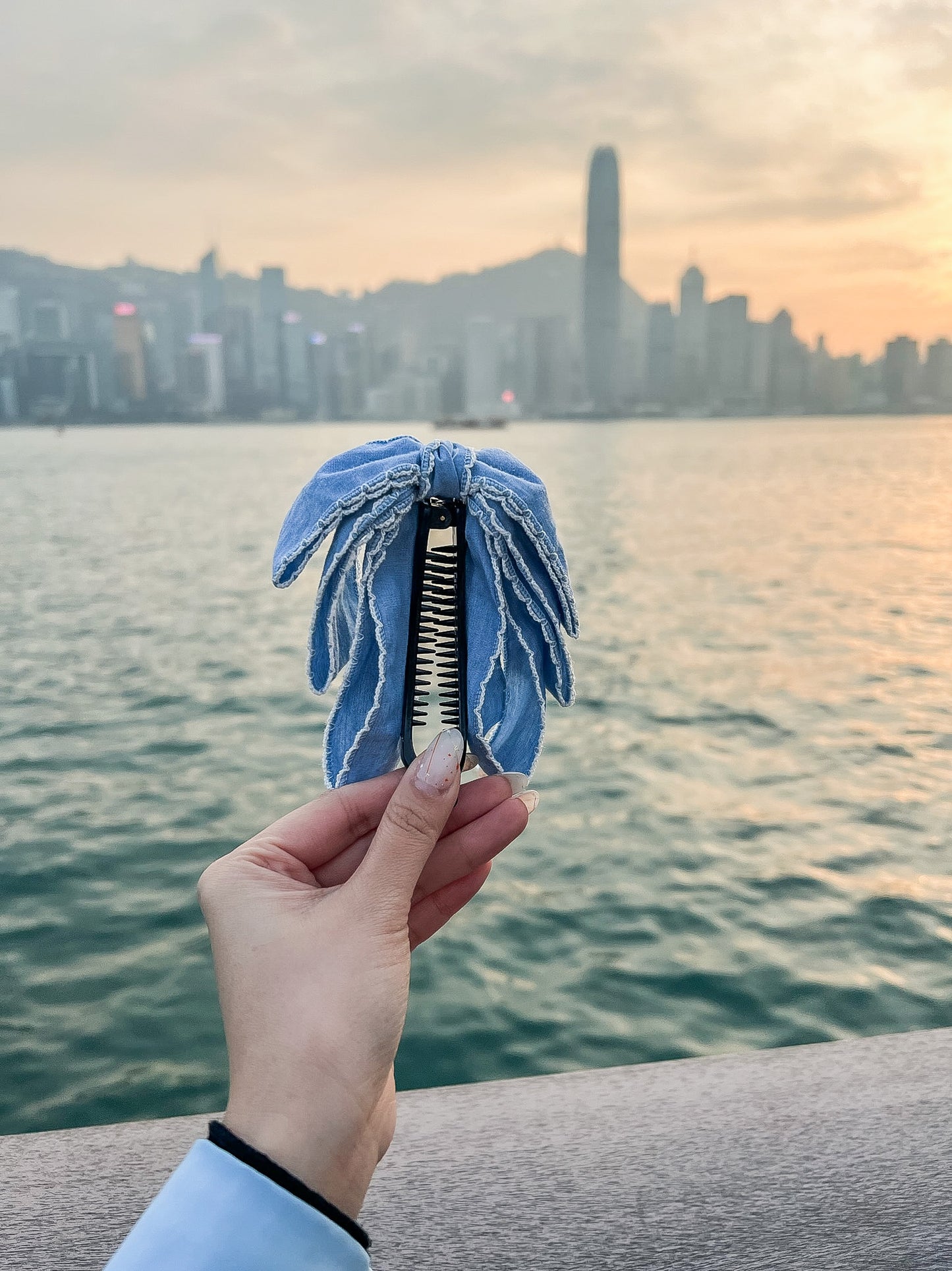 👖韓國牛仔布蝴蝶結香蕉夾